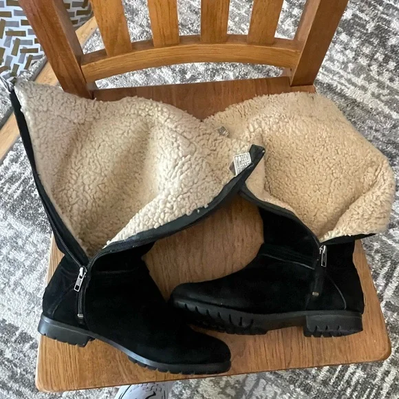 UGG Jillian knee high side zip black suede boots. Sherpalined. Size 7.5 GUC - Picture 16 of 16